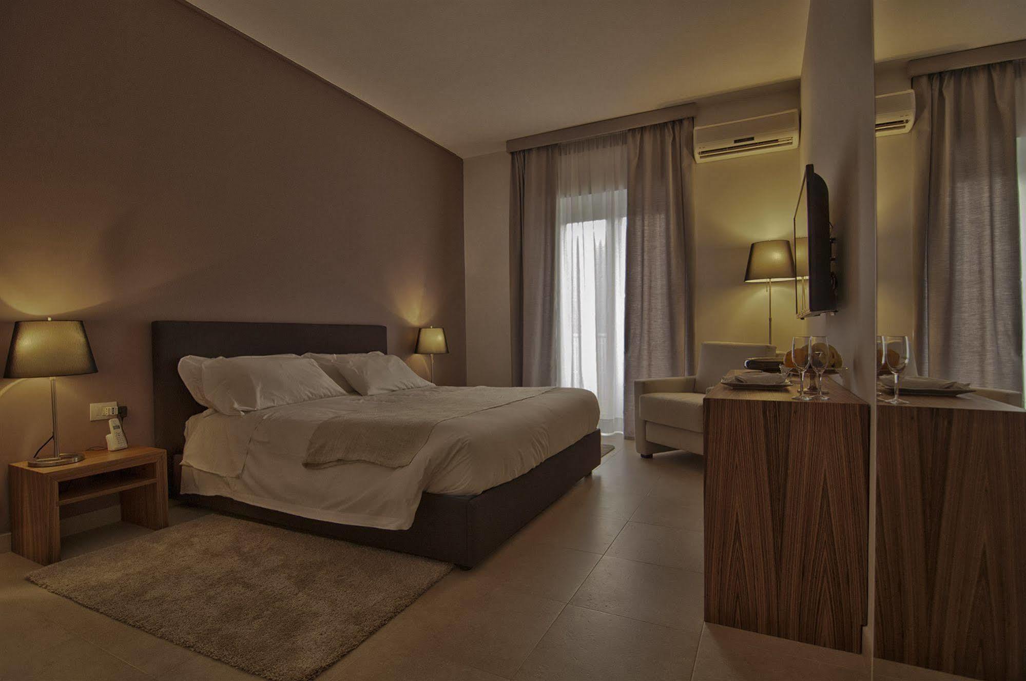 Garden Hotel Molfetta Exterior photo