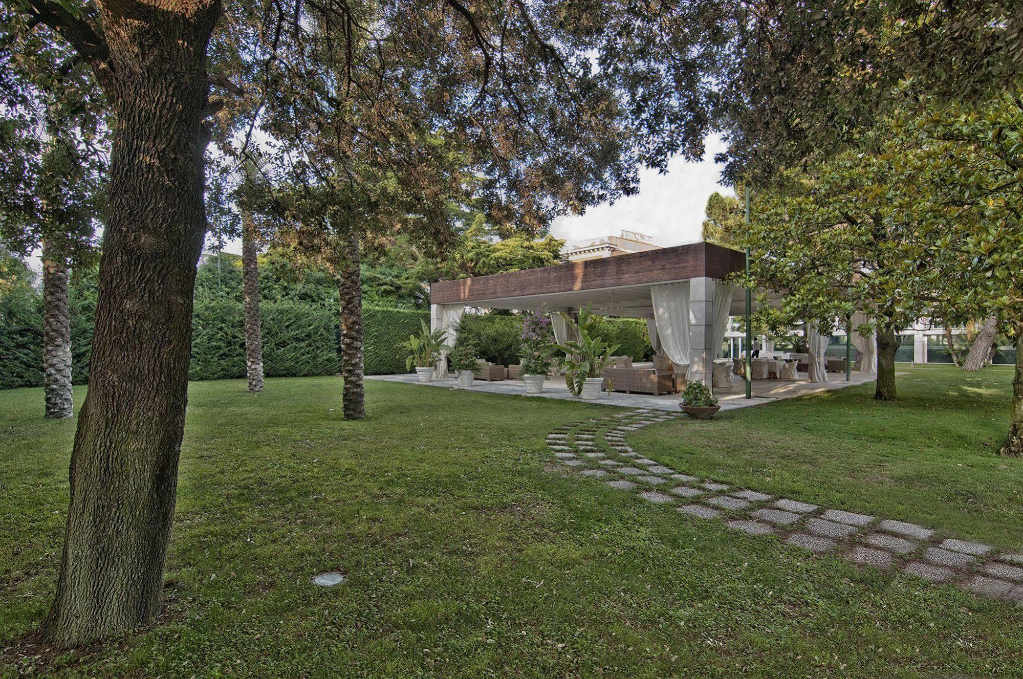 Garden Hotel Molfetta Exterior photo